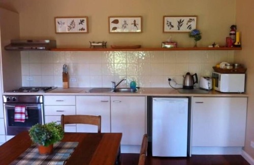 Bellawongarah Cama Y Desayuno | Wombat Hill Cottage B&B - pequeña granja que vive en un hermoso país de montaña