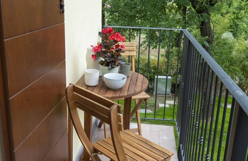 Imola Apartamento | Apartamento-Premium-Baño en la habitacion-Balcón