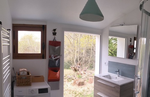 Plougoumelen Casa | Small green house near the sea