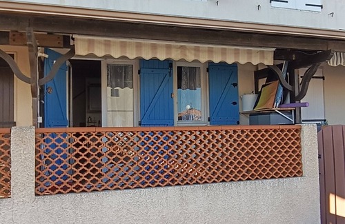 Portiragnes-Plage Casa | Small house 300 m from the beach with terrace and shared swimming pool, secure residence