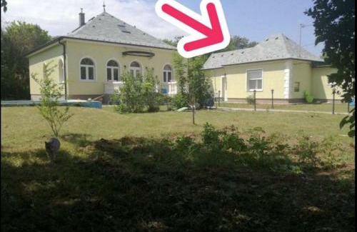 Rakosmente Casa | Small House in Green area