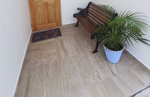 San Miguel Casa | Pequeña Casa en zona residencial tranquila