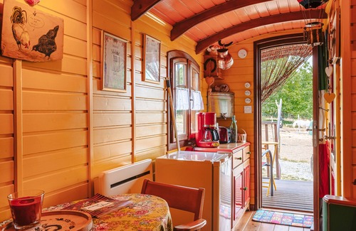 Landrais Casa | Pequeña casa 'Roulotte La Casetta Rita' con piscina compartida, terraza privada y jardín compartido