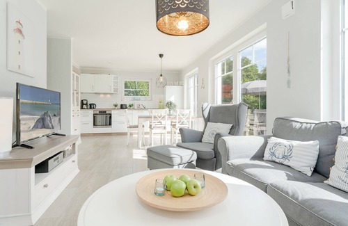 Monchneversdorf Casa | Small Swedish house by the lake with sauna and terrace in Mönchneversdorf