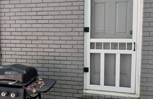 North Charlotte Casa | Small Space, BIG Personality in Charlotte w/ King + Queen bed, Pet Friendly