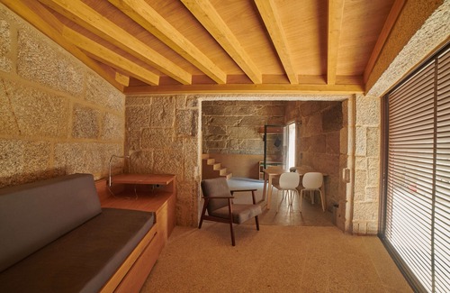 Donon Casa | Pequeña casa de piedra para cuatro personas en un entorno natural virgen a 1 km del mar