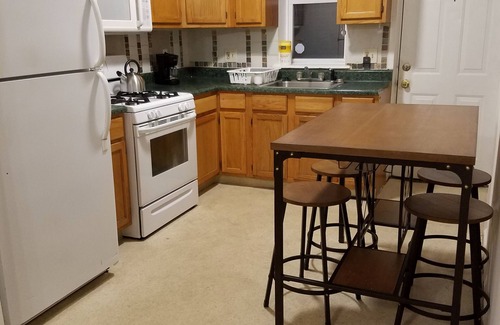 Olde Kensington Casa | Hogar familiar pequeño, ordenado y limpio en un gran vecindario