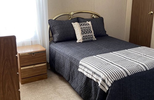 Greensburg Casa | Small Town Charm, just minutes from Green River Lake!