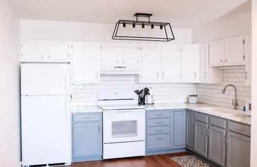 Williamsburg Apartamento | Small-Town Loft: Mayberry- Modern Comfort in 1890 Historical Brick Building