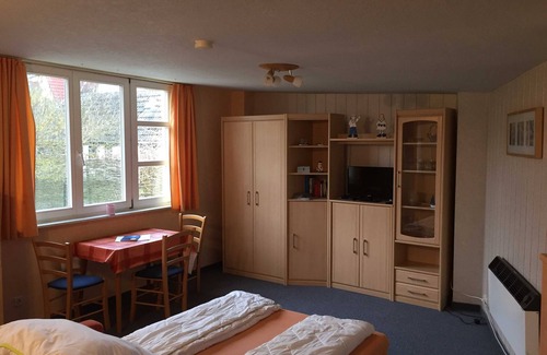 Monkebude Apartamento | Small vacation home with WLAN near the water - Holiday home
