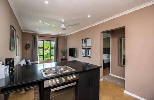 Durban North Casa | Smart 1-bedroom apartment/loadshedding free