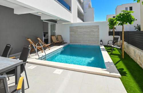 Zrce Apartamento | Smash A - Apartments with Private Pool