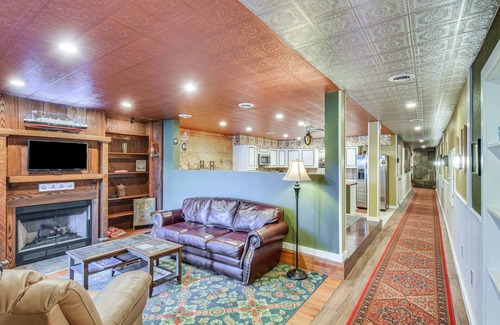 Smethport Apartamento | Smethport Vacation Rental w/ Fireplace & Lake View