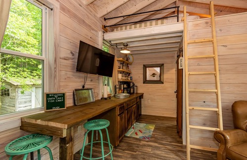Crane Hill Cabaña | Smith Lake Fish Camp