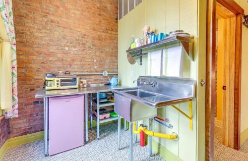 Smoketown Jackson Apartamento | Smoketown Side Shack - 1 Block to Hospitals!