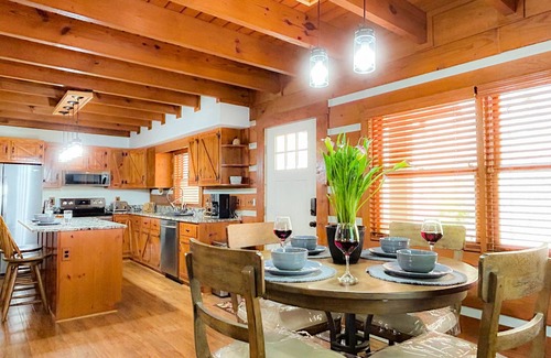 Whittier Cabina | Smoky Mountain Cabin w/ Hot Tub & View | Private - Cherokee & Bryson City