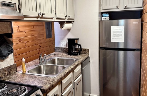 Chalet Village Condominio | Smoky Mountain Dreaming Best Views in Gatlinburg + Indoor Pool and hot tub!