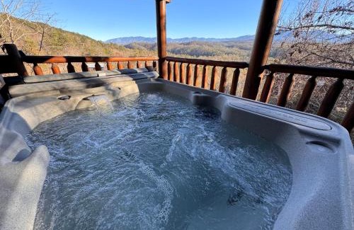 Gatlinburg - Pigeon Forge Chalet De Esquí | Smoky Paws - Exceptional Cabin, Stunning Mountain Views, Hot Tub, Tranquil, Gigabit Internet, Free L2 EV