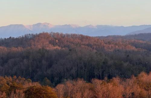Gatlinburg - Pigeon Forge Chalet De Esquí | Smoky Paws - Exceptional Cabin, Stunning Mountain Views, Hot Tub, Tranquil, Gigabit Internet, Free L2 EV
