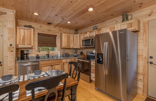 Gatlinburg - Pigeon Forge Cabina | Smoky Retreat