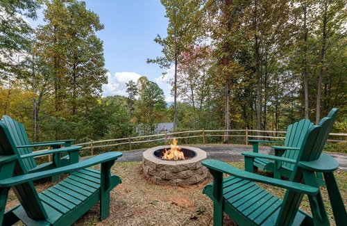 Gatlinburg - Pigeon Forge Cabina | Smoky Retreat