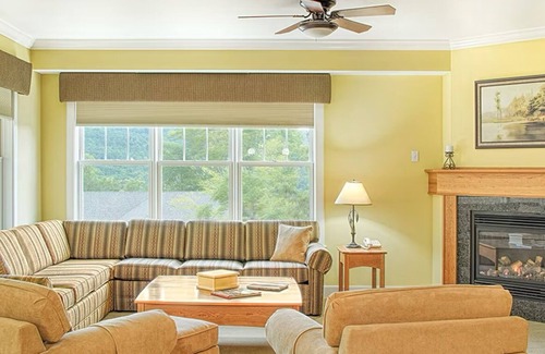 Jeffersonville Complejo | Smugglers Notch Awarded #1 Resort in the East by SKI Magazine Reader Survey 2023