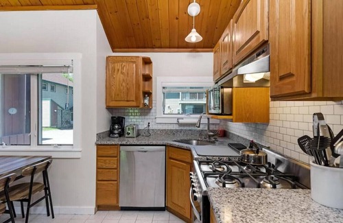 Jeffersonville Condominio | Smugglers' Notch Relaxing Mountainside Retreat