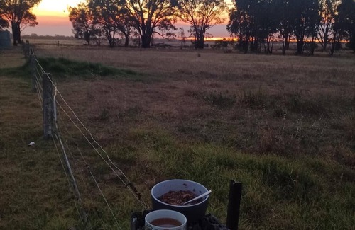 Wal Wal Casa | Snakes a plenty, rough country accommodation, no electronic communications.