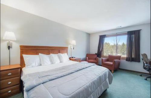 Wakefield Hotel | Snow Chasers Lodge