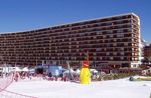 Saint-Etienne-en-Devoluy Apartamento | Snow-front studio in the family resort of Superdévoluy