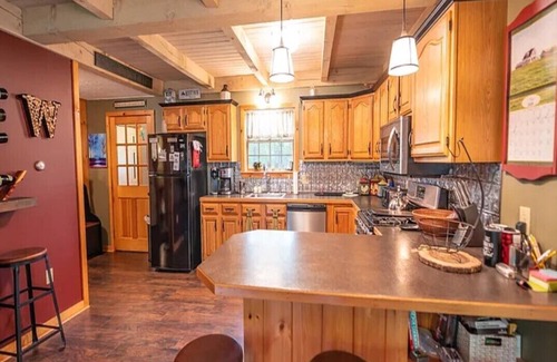 West Dover Chalet De Esquí | Snow Owl Chalet - Dover, 4-Bd 3-Bth - 10 Min. - Mt Snow! Saltwater Hot Tub!