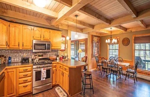 West Dover Chalet De Esquí | Snow Owl Chalet - Dover, 4-Bd 3-Bth - 10 Min. - Mt Snow! Saltwater Hot Tub!