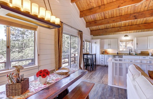Arrowbear Lake Cabina | ‘Snow Valley Hideaway’ Arrowbear Lake Retreat