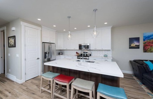 Huntsville Casa | Alquiler de vacaciones en la hermosa estación de esquí de Snowbasin cerca del embalse de Pineview con servicio gratuito de traslado a Snowbasin