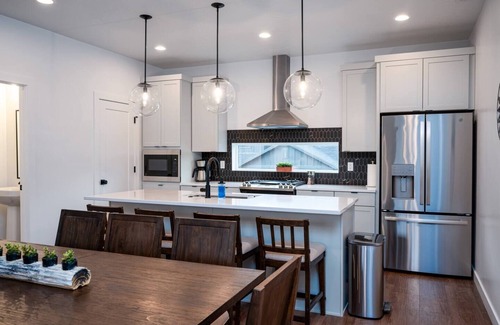 Mountain Green Casa | Snowbasin Chalet Ro5061| Pool |Hot Tub |Pickleball