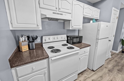 Upper Grand Lagoon Cabaña | Blue Haven - 4 mins to Beach, Bikes, Fire Pit, Pets