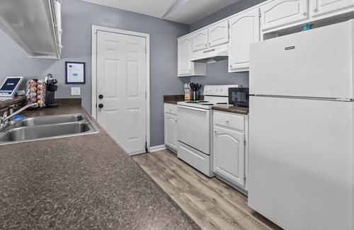 Upper Grand Lagoon Cabaña | Blue Haven - 4 mins to Beach, Bikes, Fire Pit, Pets