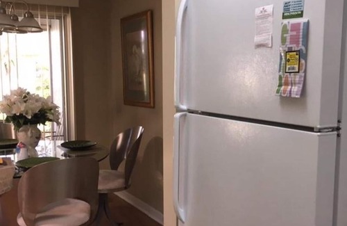 Sun City Center Unit 32 Condominio | Precioso condominio de 2bd / 2ba en KINGSPOINT, Sun City Center, comunidad cerrada de Florida