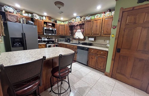 Ono Island Casa | Close to BEACH! Family Friendly! Great Kitchen, sleeps 9, clean, comfy, peaceful