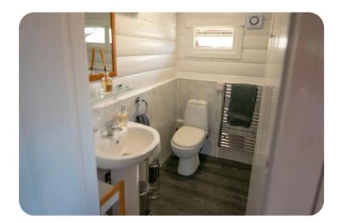 Bronaber Chalet De Esquí | Snowdonia Escapes# Scenic Log Cabin with Views, WIFI & 2 Double bedrooms