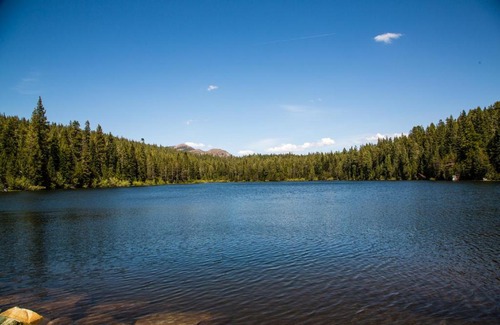 Emigrant Gap Complejo | Snowflower Camping Resort Wheelchair Accessible Cottage 8