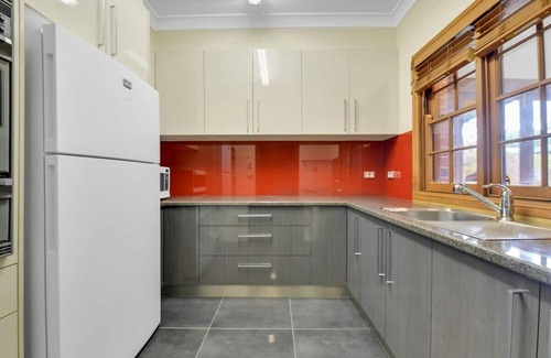 Canobolas Casa | Snowline Retreat | The Ultimate Getaway | Tennis Court & Pool