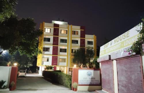 Dabok Hotel | SNP HOUSE, Airport Hotel Restaurants