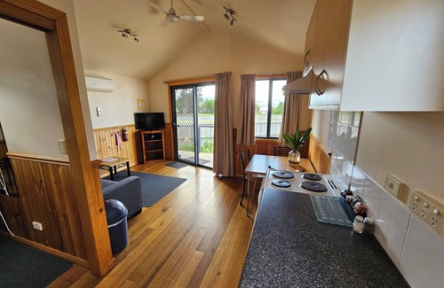 Snug Alquiler De RV | Snug Beach Cabin And Caravan Park