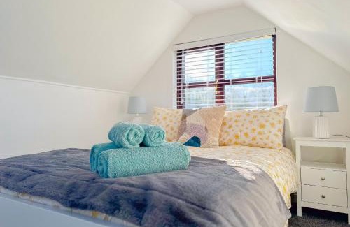 Kewstoke Casa | Snug, Dog Friendly, Country Cottage