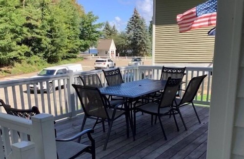 Macatawa Casa | Snug Harbor (Macatawa, Mi)- Walking distance to private Lake Michigan Beach
