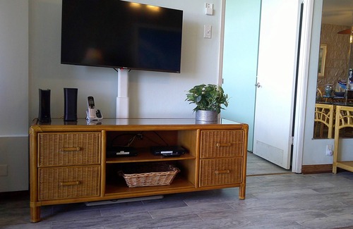 Maalaea Condominio | Desde $ 180 hasta 15 pasos hasta la arena, EN LA PLAYA, nada en frente, enorme Lanai, aire, piscina