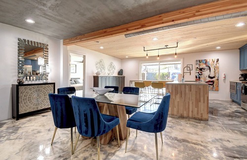 Cox Heights Casa | So Scottsdale Modern Bungalow w/ 6 Bdrms!