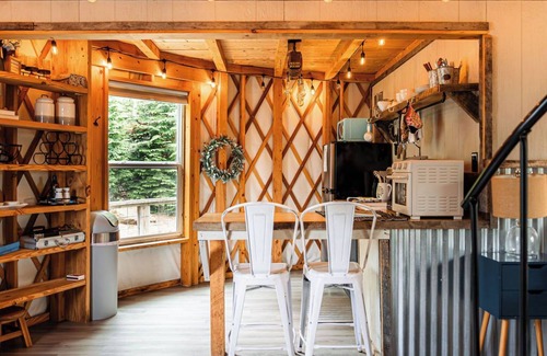 Fancy Gap Cabaña | Soak in the Hot Tub & View the Stars @ "Starlight Yurt"