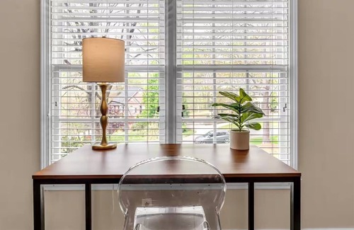 Kernersville Casa | Soaking Tub Fenced Yard Pet-Friendly HD TVs